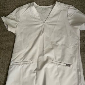 Figs Casma™ Three-Pocket Scrub Top